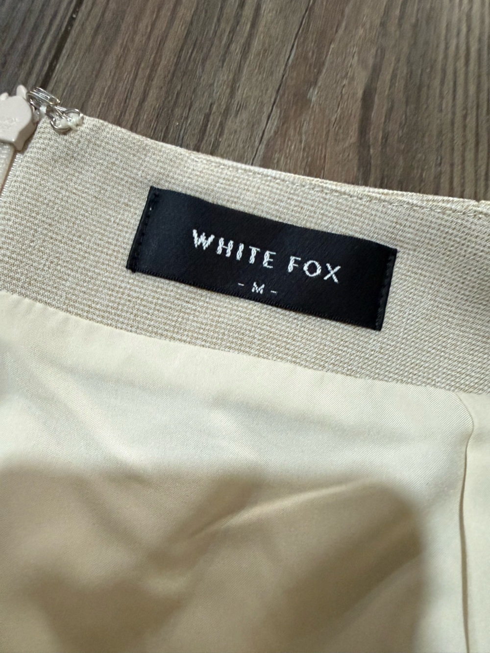 White Fox Boutique Cream Cutout Mini Skirt Size Medium - Picture 2 of 5